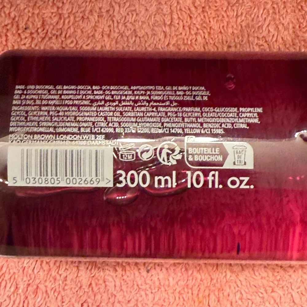 Molton Brown PinkPepper Body Wash Luxurious Bath Experience - Picture 4 of 5